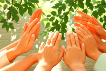 Manos unidas transmiten unión y paz