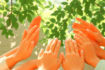 Manos unidas transmiten unión y paz